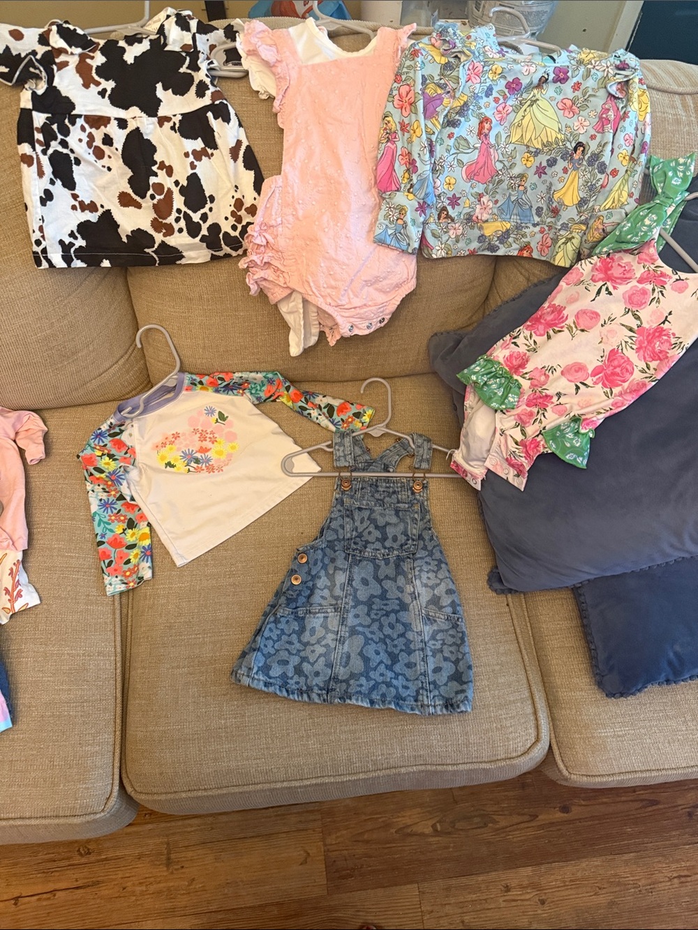LOT OF Girls 12 to 18 months clothes